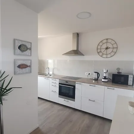 Divine View Apartma *