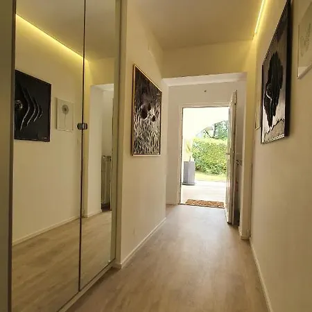 Divine View Apartma *