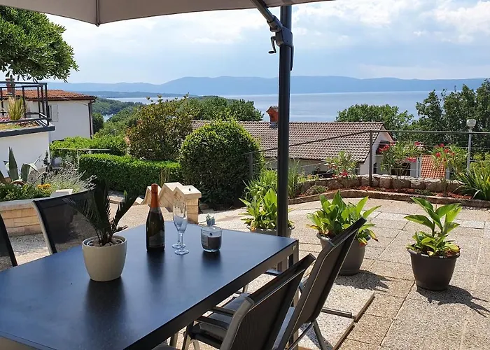 Divine View Apartma Lägenhet Njivice