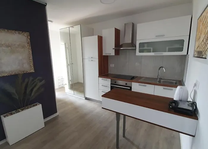 Divine View Apartma Lägenhet Njivice