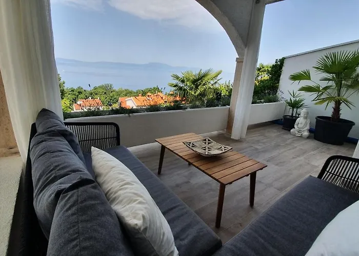Divine View Apartma Lägenhet *