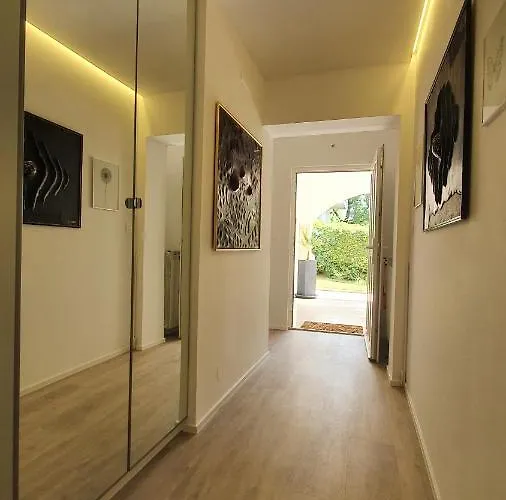 Divine View Apartma *