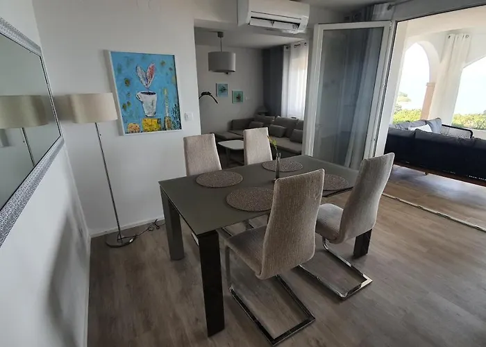 Divine View Apartma * ニヴィーチェ